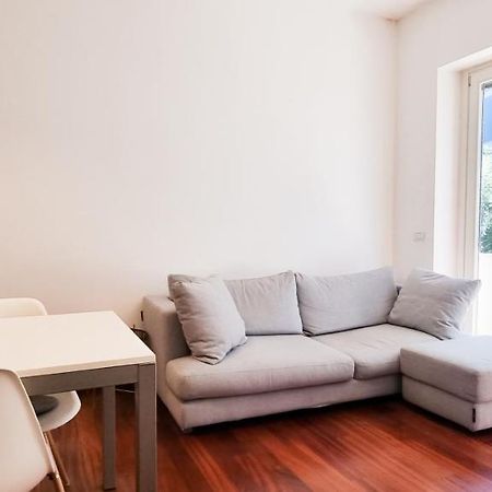 Appartement Joivy Superb Flat, 2 Balconies & Skyscrapers View à Milan Extérieur photo