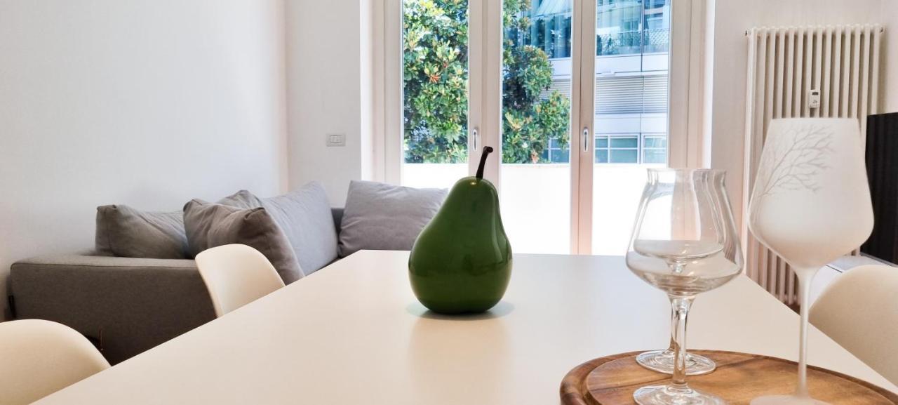 Appartement Joivy Superb Flat, 2 Balconies & Skyscrapers View à Milan Extérieur photo